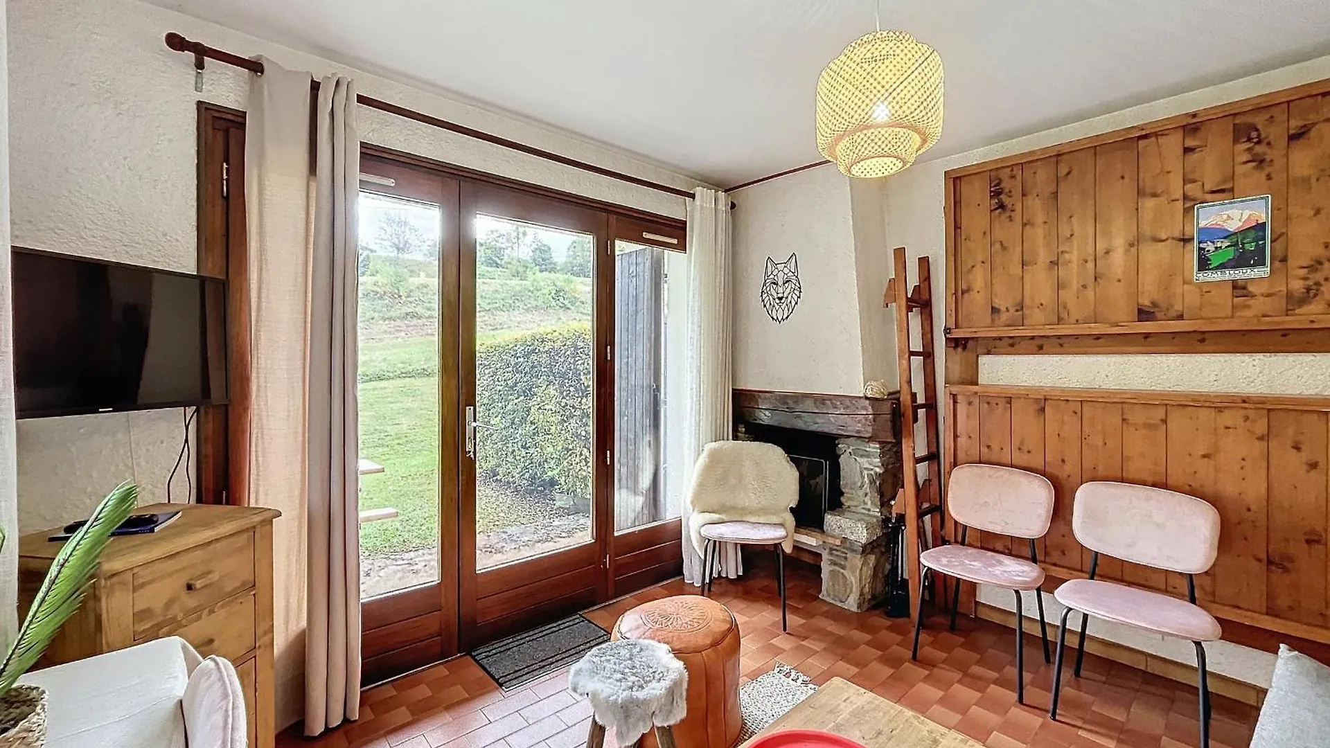 Appartement 2 Pieces Au Pied Des Pistes A Combloux - Fr-1-560-162 0*,